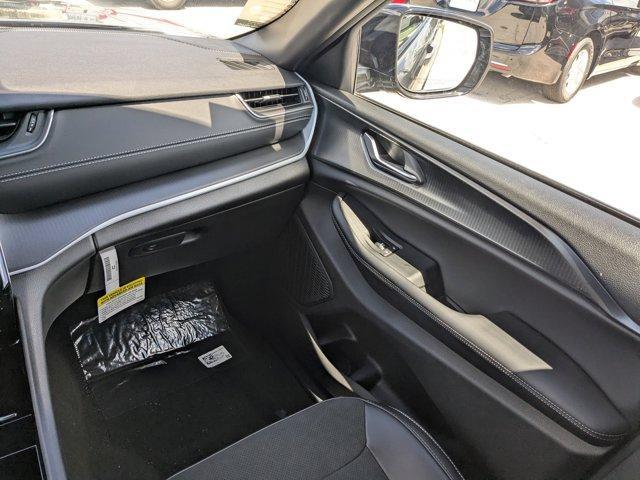 new 2025 Jeep Grand Cherokee car, priced at $41,370