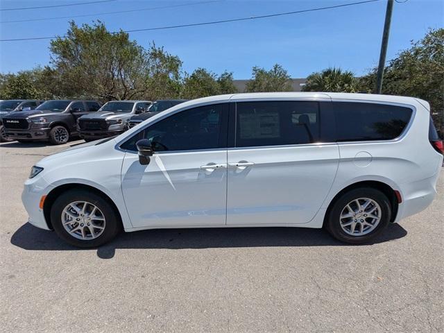 new 2025 Chrysler Pacifica car, priced at $35,934