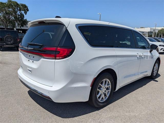 new 2025 Chrysler Pacifica car, priced at $35,934