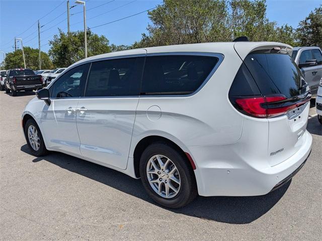 new 2025 Chrysler Pacifica car, priced at $35,934