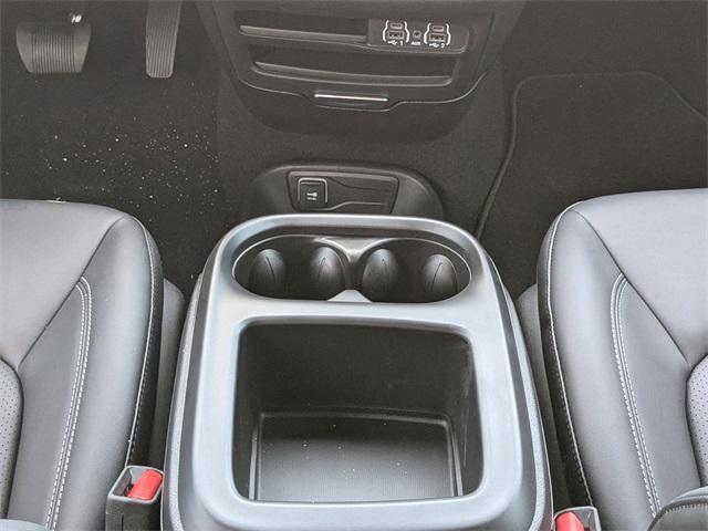 new 2025 Chrysler Pacifica car, priced at $35,934