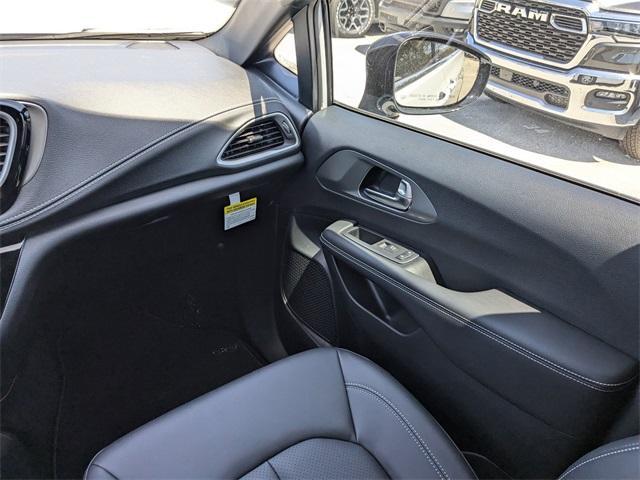 new 2025 Chrysler Pacifica car, priced at $35,934