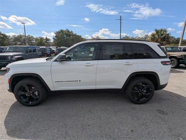 new 2025 Jeep Grand Cherokee car, priced at $40,995
