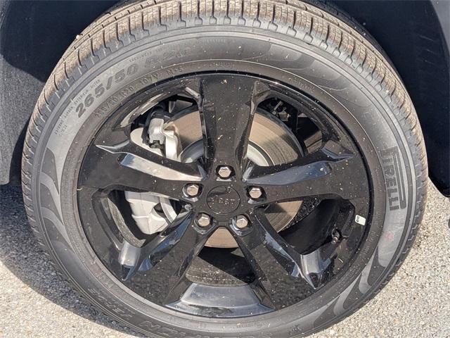 new 2025 Jeep Grand Cherokee car, priced at $40,995