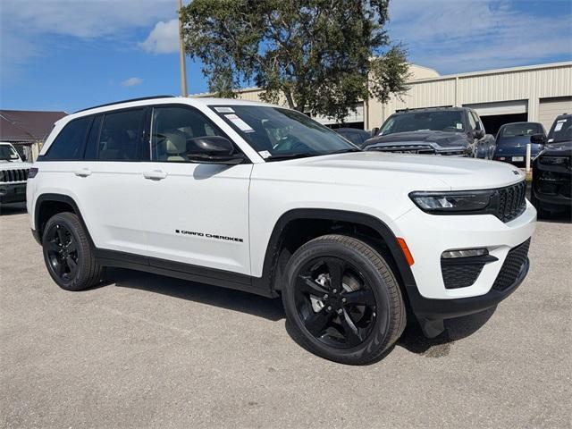 new 2025 Jeep Grand Cherokee car, priced at $40,995