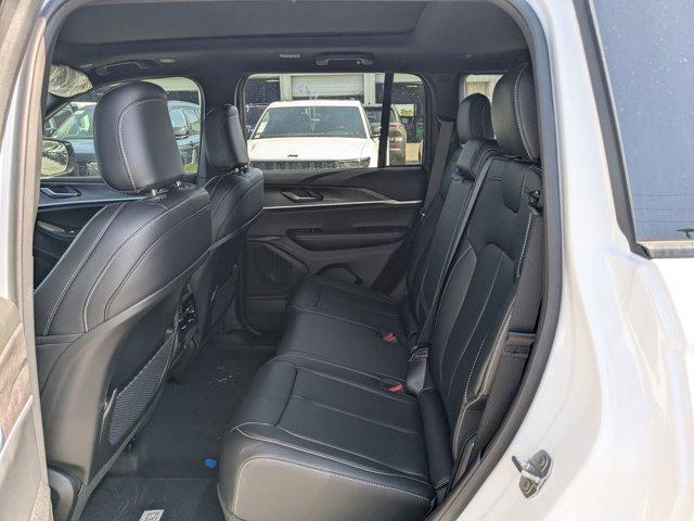 new 2025 Jeep Grand Cherokee car, priced at $39,918