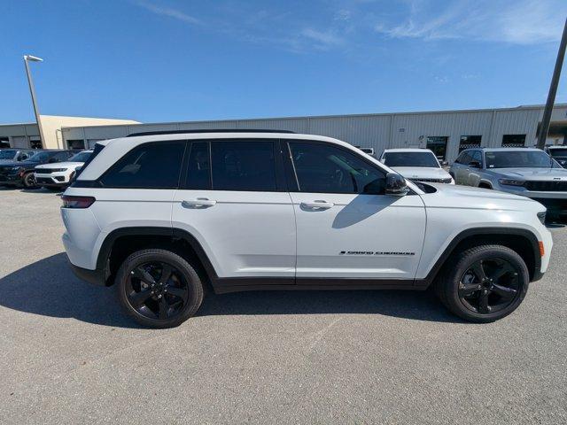 new 2025 Jeep Grand Cherokee car, priced at $39,918