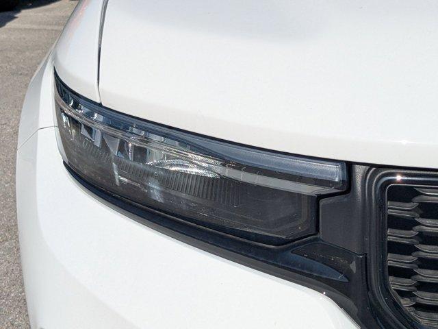 new 2025 Jeep Grand Cherokee car, priced at $39,918