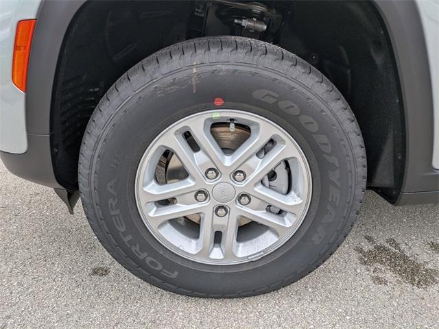 new 2025 Jeep Grand Cherokee car, priced at $34,420