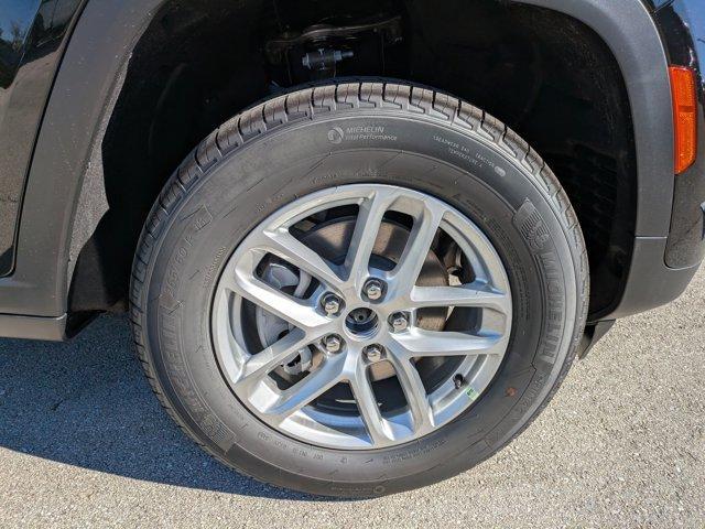 new 2025 Jeep Grand Cherokee car, priced at $34,475