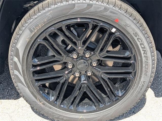 new 2025 Jeep Wagoneer L car, priced at $79,870