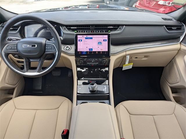 new 2025 Jeep Grand Cherokee car, priced at $44,160