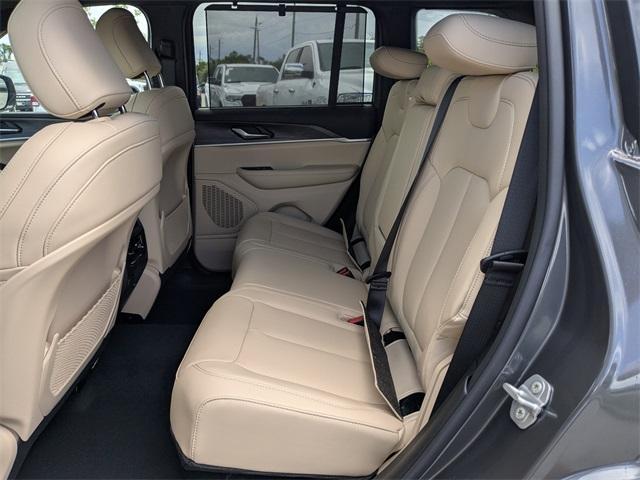 new 2025 Jeep Grand Cherokee car, priced at $44,160