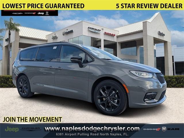 new 2025 Chrysler Pacifica car, priced at $46,665