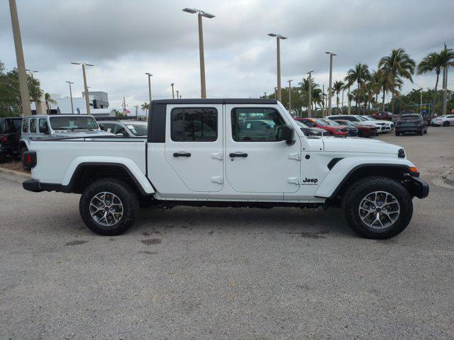 new 2024 Jeep Gladiator car, priced at $39,940