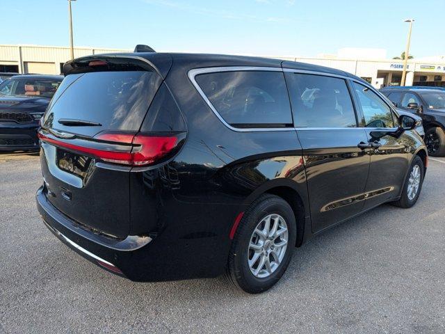 new 2025 Chrysler Pacifica car, priced at $42,920