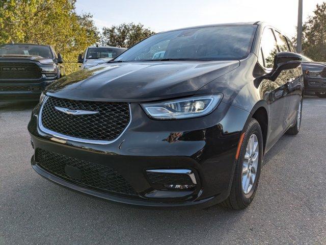 new 2025 Chrysler Pacifica car, priced at $42,920