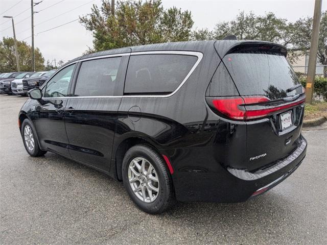 new 2025 Chrysler Pacifica car, priced at $39,925