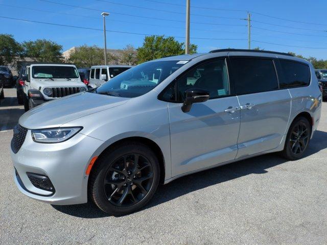 new 2024 Chrysler Pacifica car, priced at $44,910