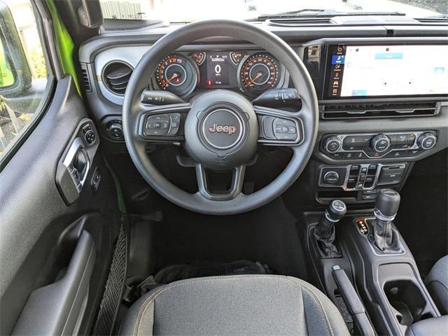 new 2025 Jeep Gladiator car, priced at $39,980