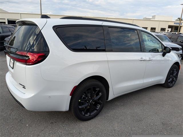 new 2025 Chrysler Pacifica car, priced at $49,940