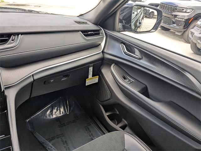 new 2025 Jeep Grand Cherokee L car, priced at $42,370
