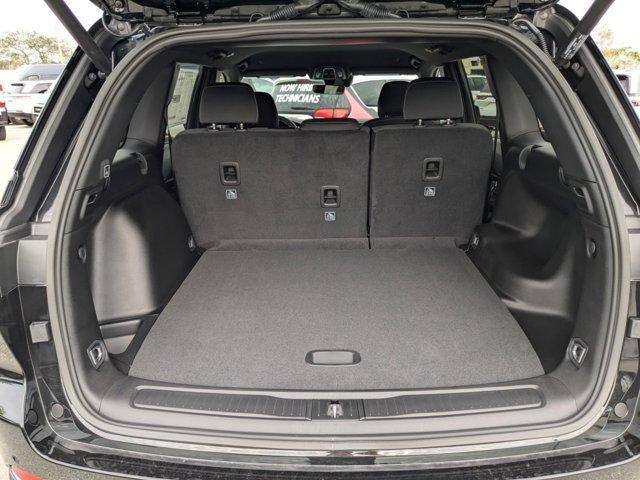 new 2025 Jeep Grand Cherokee car, priced at $31,920