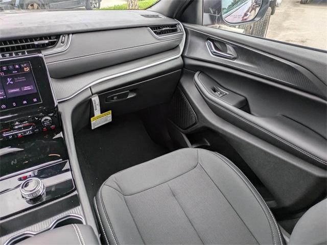 new 2025 Jeep Grand Cherokee car, priced at $36,415