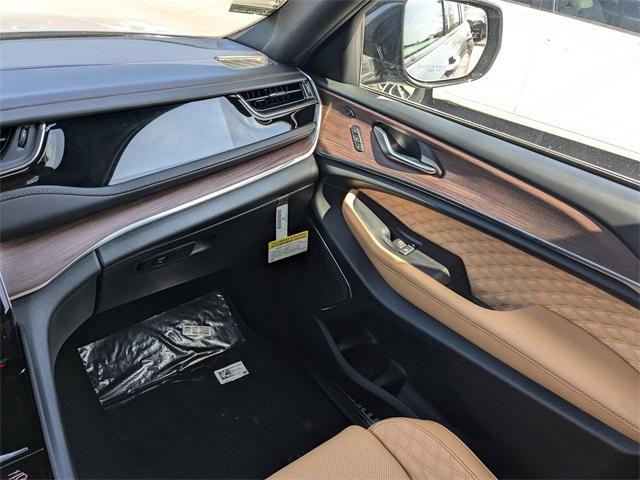 new 2025 Jeep Grand Cherokee car, priced at $59,915