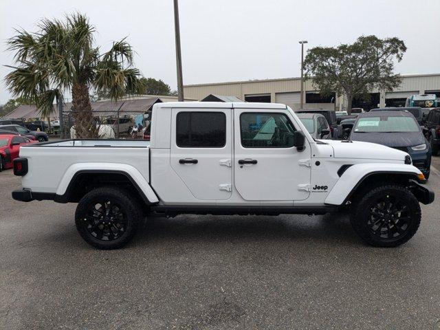 new 2025 Jeep Gladiator car, priced at $39,990