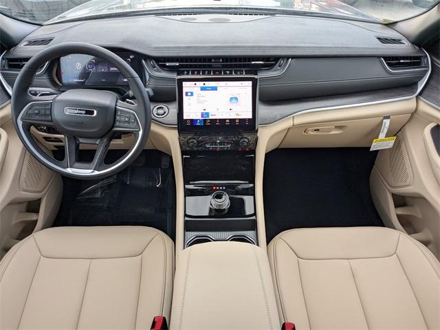 new 2025 Jeep Grand Cherokee car, priced at $37,495