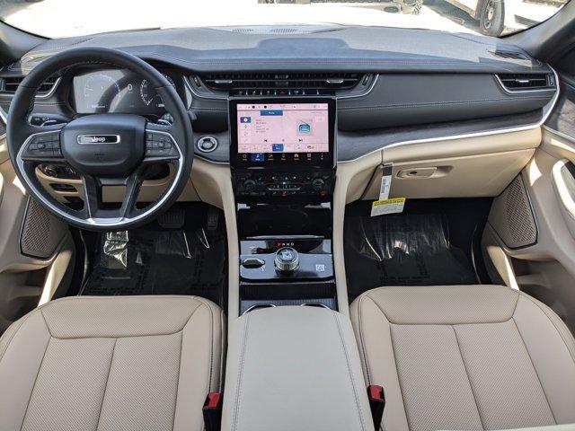 new 2025 Jeep Grand Cherokee car, priced at $52,721