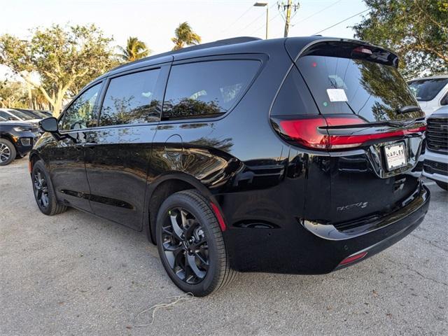 new 2025 Chrysler Pacifica car, priced at $51,540