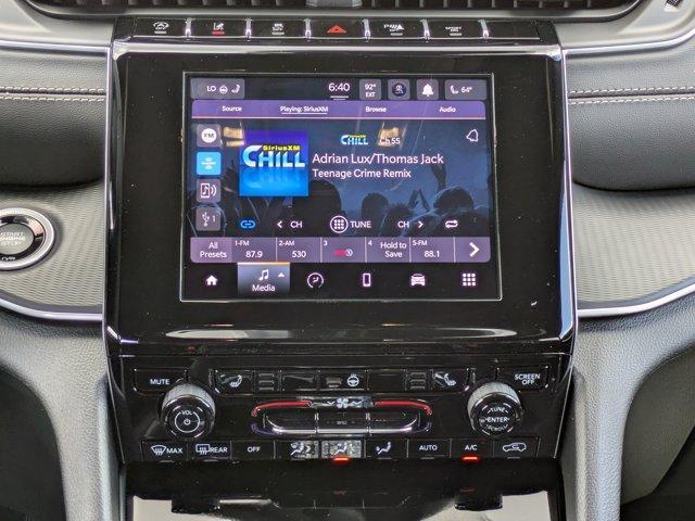 new 2025 Jeep Grand Cherokee car, priced at $37,875