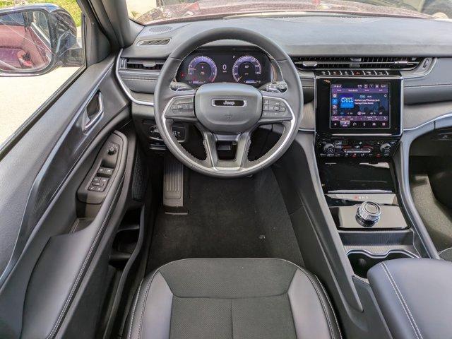 new 2025 Jeep Grand Cherokee car, priced at $37,875