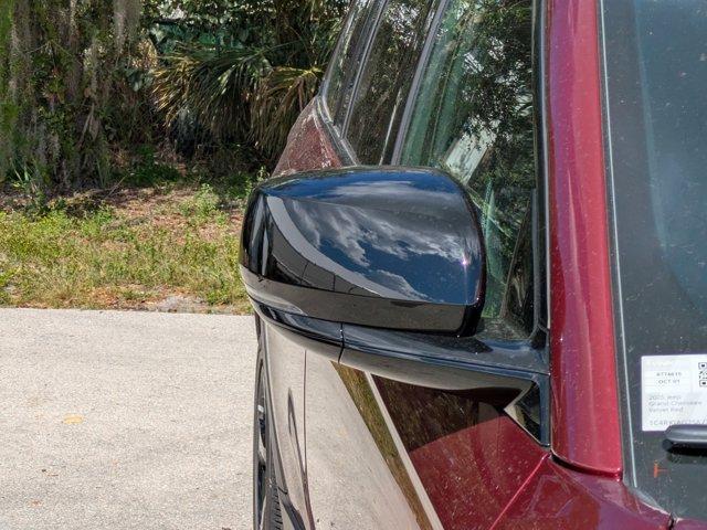 new 2025 Jeep Grand Cherokee car, priced at $37,875