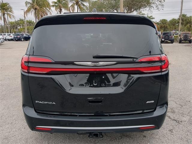 used 2021 Chrysler Pacifica car, priced at $37,592