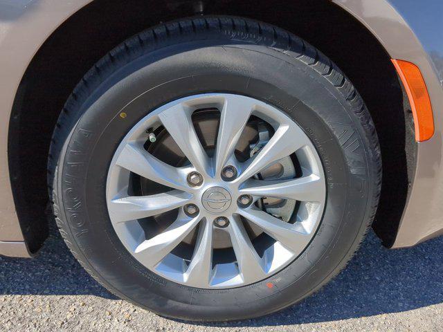 used 2018 Chrysler Pacifica car