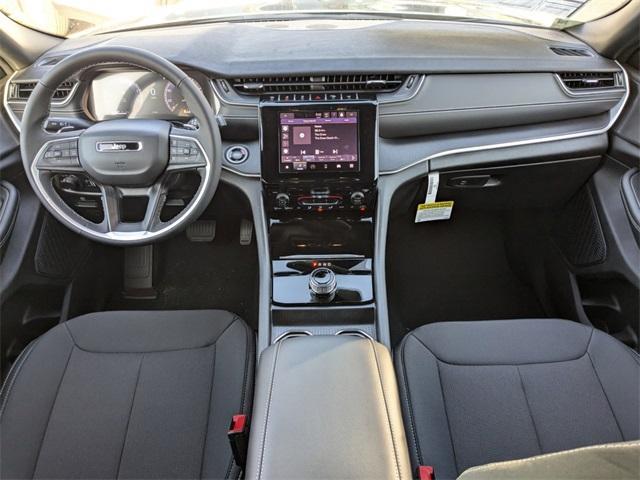 new 2025 Jeep Grand Cherokee car, priced at $31,925