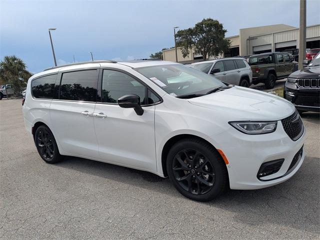 new 2026 Chrysler Pacifica car, priced at $47,735