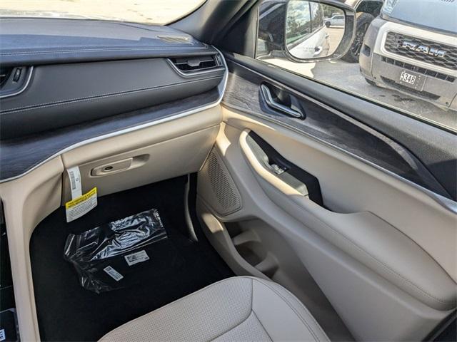 new 2025 Jeep Grand Cherokee car, priced at $39,746
