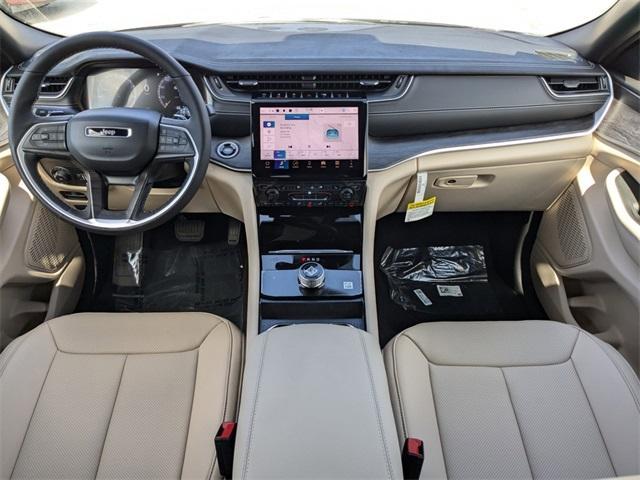 new 2025 Jeep Grand Cherokee car, priced at $39,746