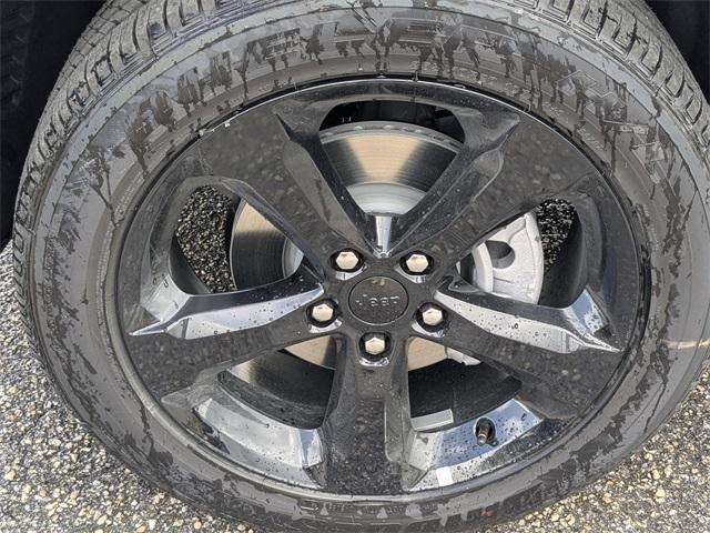 new 2025 Jeep Grand Cherokee car, priced at $37,475