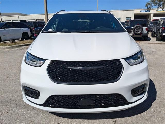 new 2025 Chrysler Pacifica car, priced at $46,545