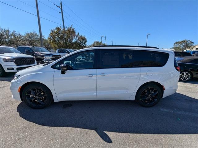 new 2025 Chrysler Pacifica car, priced at $46,545