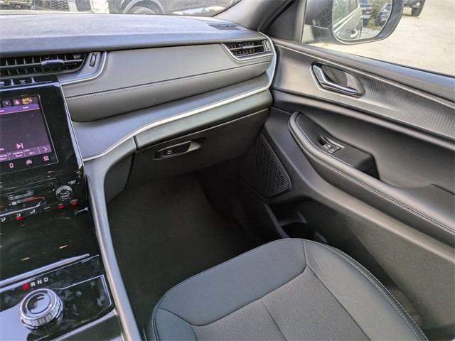 new 2025 Jeep Grand Cherokee L car, priced at $33,925