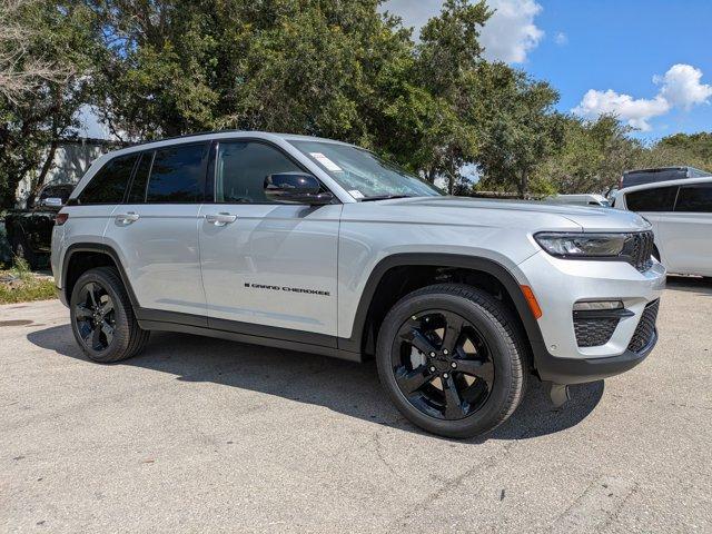 new 2025 Jeep Grand Cherokee car, priced at $45,660