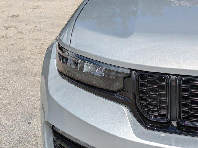 new 2025 Jeep Grand Cherokee car, priced at $45,660