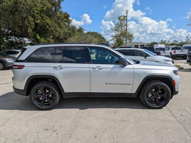 new 2025 Jeep Grand Cherokee car, priced at $45,660
