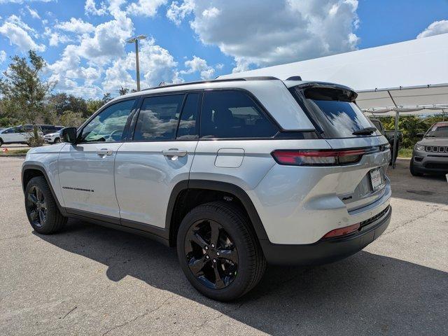 new 2025 Jeep Grand Cherokee car, priced at $45,660